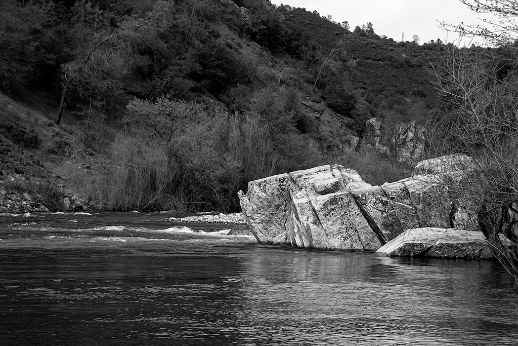 Am River Granite Block BW (72x1024)